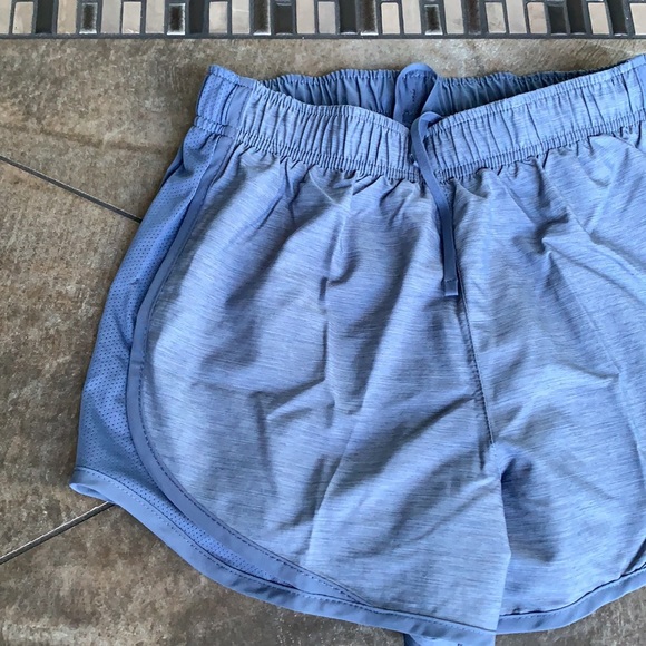 NIKE WMNS RUNNING SHORTS - Picture 3 of 16